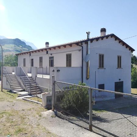 Casa A Montebello Di Bertona Con Vista Gran Sasso Villa Eksteriør billede